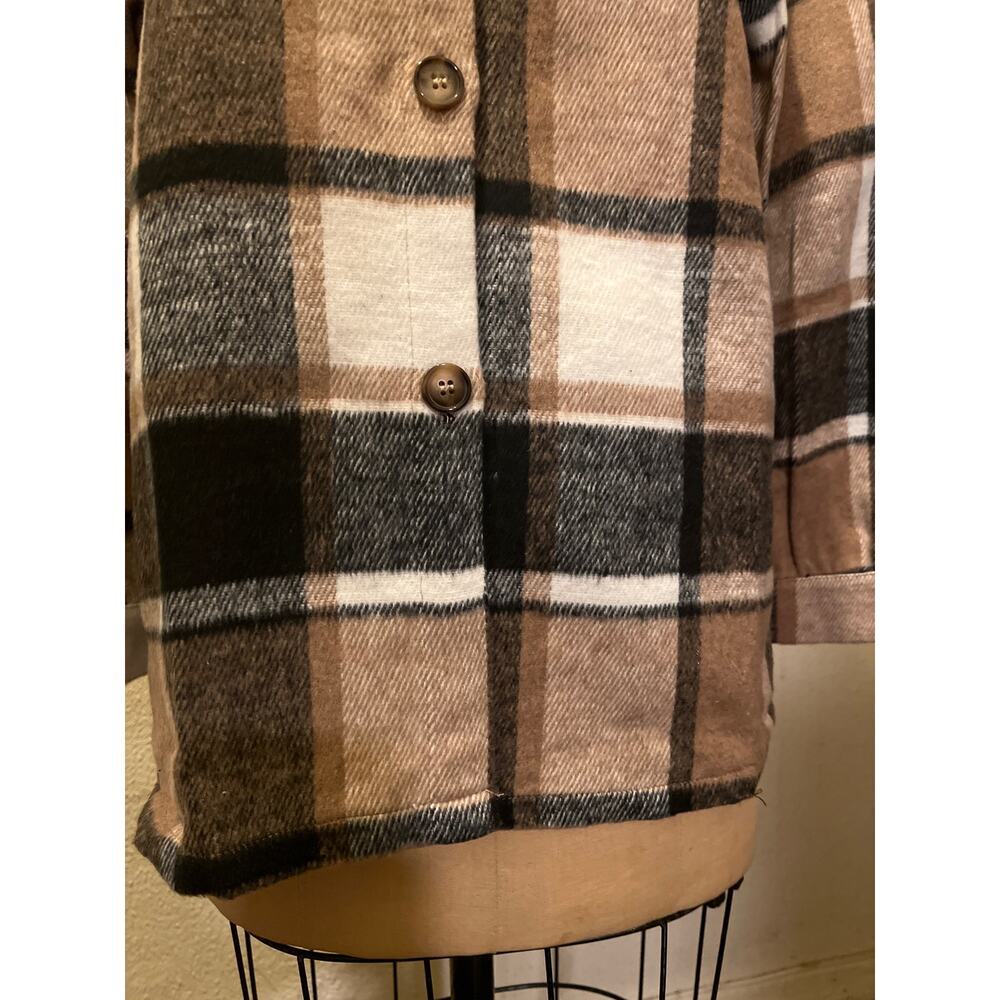 Women's Tan Plaid Button Down Shacket Jacket NWOT Size M - Picture 6 of 12